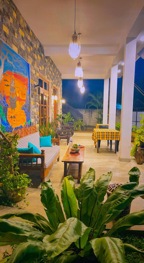 Others 4, Simplex Sea Place, Tangalle