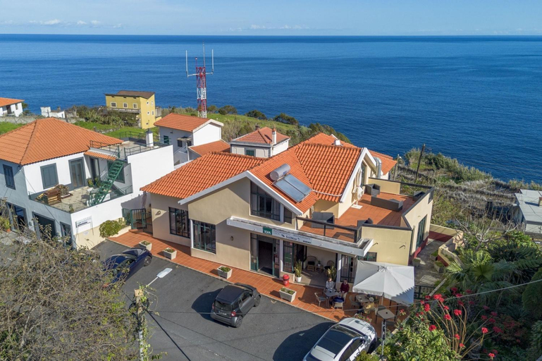 Others 5, SOLMAR - Alojamento, Porto Moniz