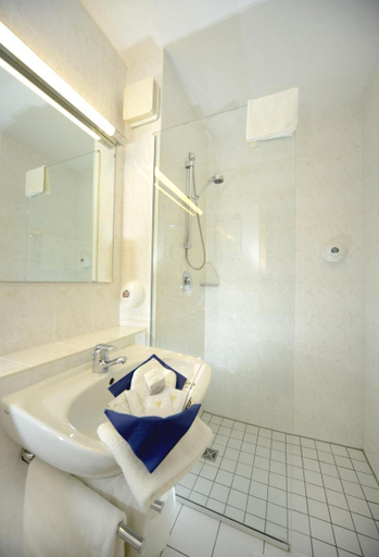 Bathroom 3, Hotel Bavaria Brehna, Anhalt-Bitterfeld