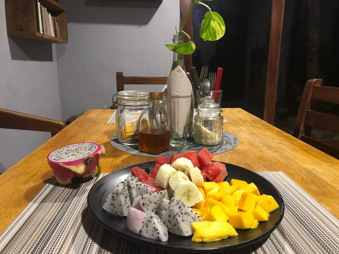 Food & Drinks