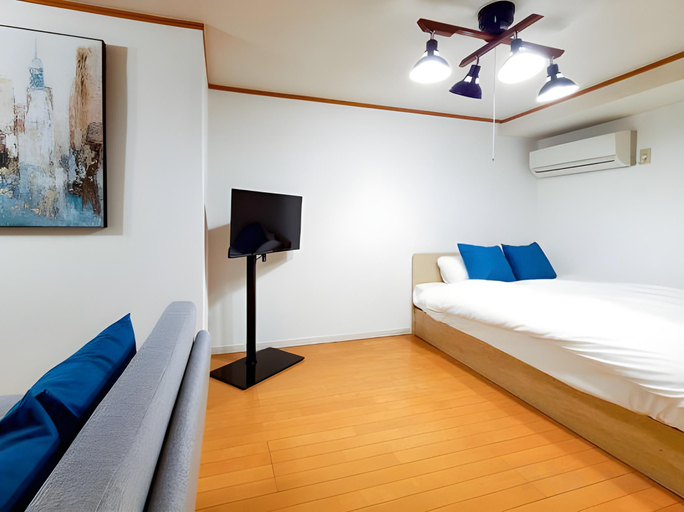 Bedroom 2, Urban Plaza, Osaka