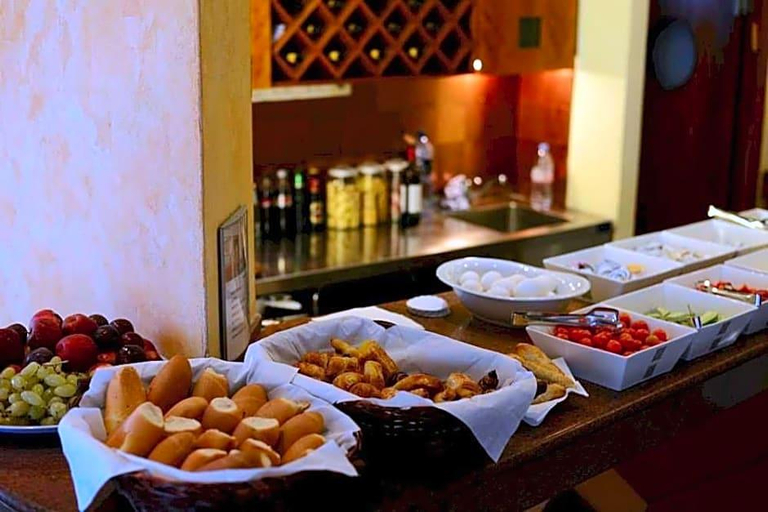 Food & Drinks 5, Abratel Suites Hotel