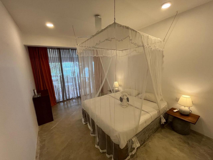 Bedroom 2, Sun N Sea Hotel, Habaraduwa