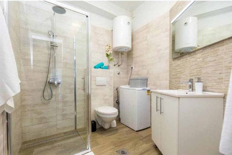 Bathroom 3, Apartments & Rooms Jure, Starigrad