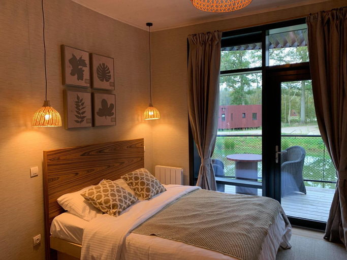 Bedroom 4, Charming Bungalow for 6 Guests, Hainaut
