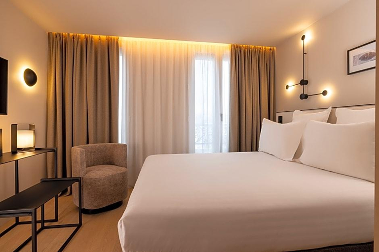 Bedroom 2, Hotel Amiot, Paris