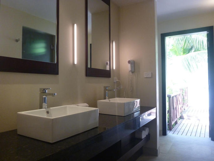 Bathroom 4, Matamanoa Island Resort, Nadroga/Navosa