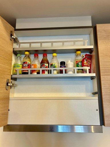 Food & Drinks 4, BGC, Luxe McKinley Condo at Venice Residences, Free Parking and WiFi, Taguig