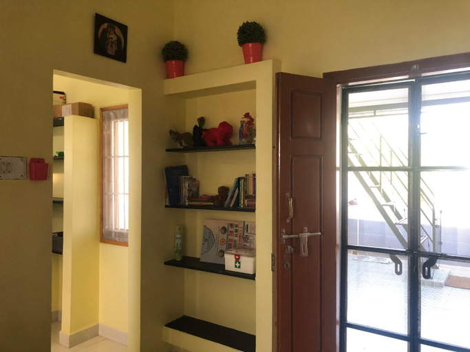 Others 3, Aishwarya Nivas, Dindigul