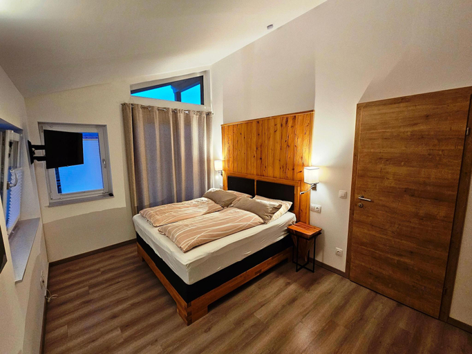 Bedroom 2, Ferienwohnung mit Sauna, Traunstein