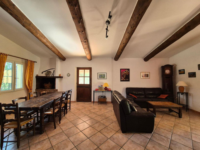 Others 3, Holiday Home in Camargue with Private Pool, Bouches-du-Rhône