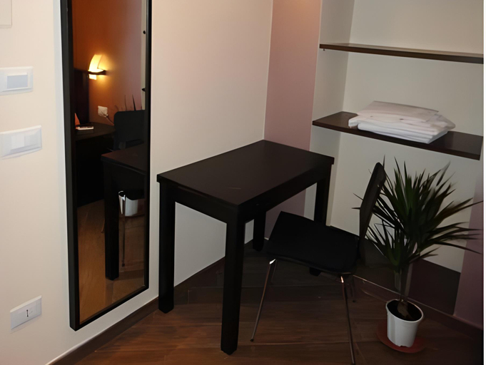 Bedroom, B&B Il Campanile, Napoli