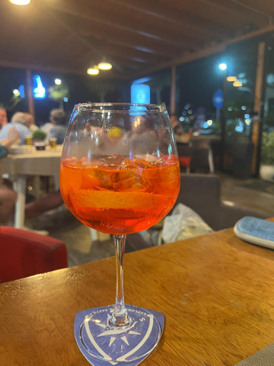 Food & Drinks, The White Donkey Apartment House, Sarandës