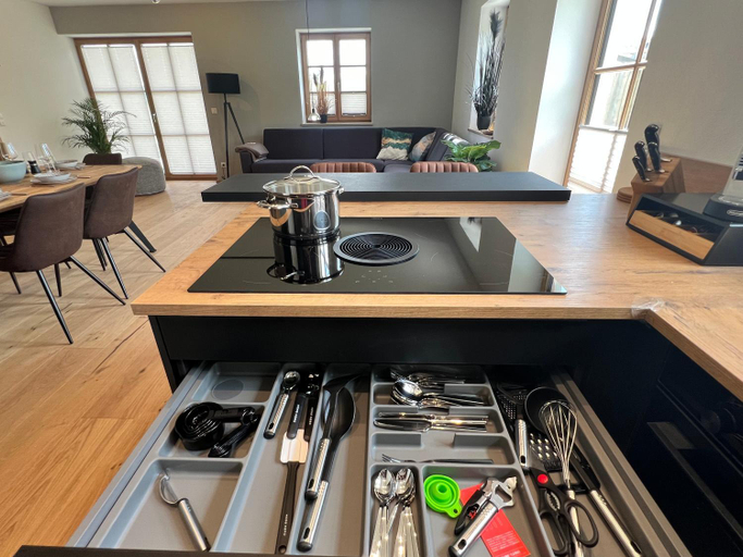 Others 3, Stay Nice Apartments Dorfen Nahe Munchen Jacuzzi Grillkota 75 Zoll TV, Erding
