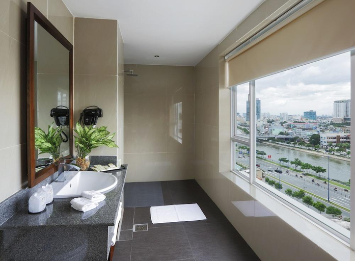 Bathroom 3, Sunlandriverside Hotel, District 1