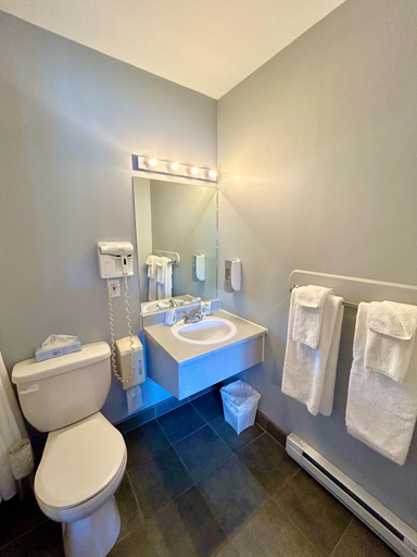Bathroom 3, Motel de l'Anse à l'Eau, La Haute-Côte-Nord