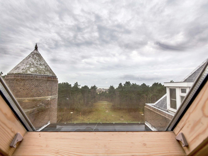 Others 4, Stunning apartment in Noord-Holland w/ , Bergen