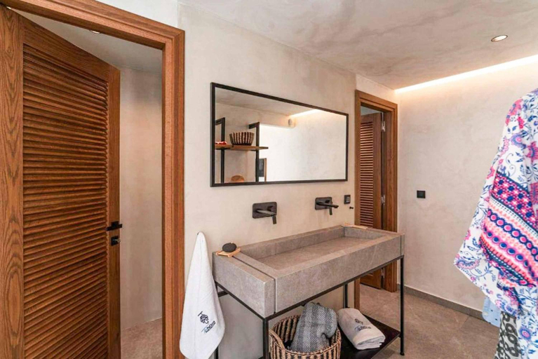 Bathroom 5, Villa Ouranos, South Aegean