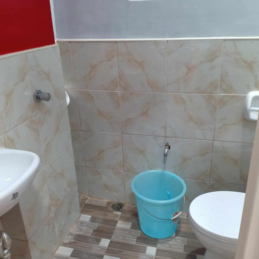 Bathroom 4, JJP Dormitel, Molave