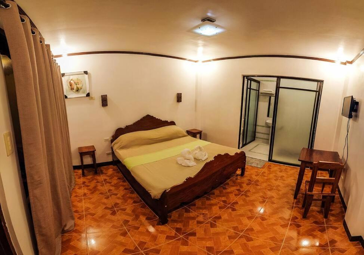 3, Twin House Villa, Coron