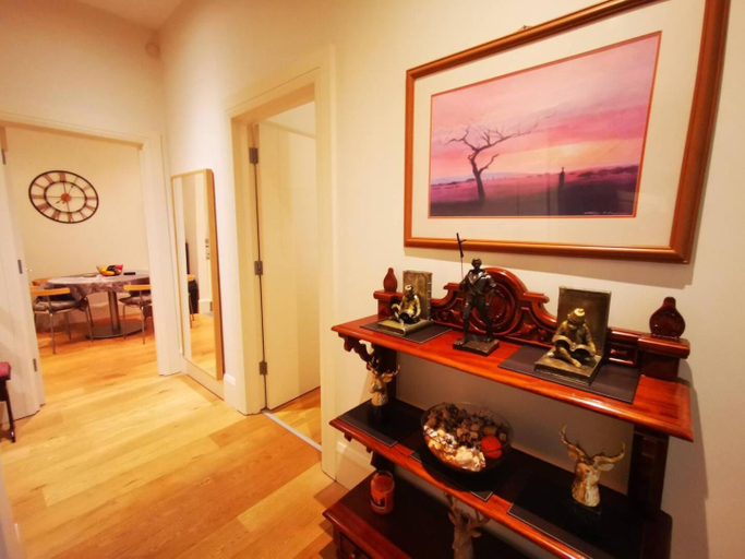 Others 5, 2BR Modern Luxury Loft Apartment, Belfast