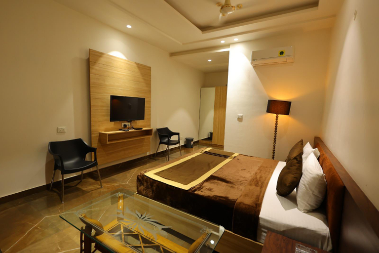 Bedroom, Hotel Darbar-E-Khas, Bareilly