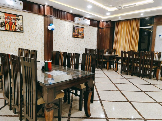 Food & Drinks 2, Hotel The Shree Jee Place, Mirzapur