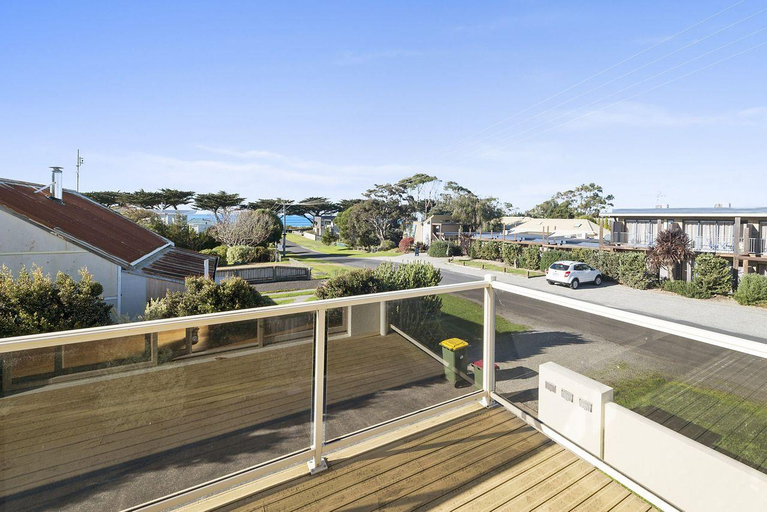 Others 5, The Dunes 1, Colac-Otway - South