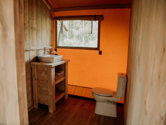 Bathroom, Safari Tent with Pool Access, Wierden