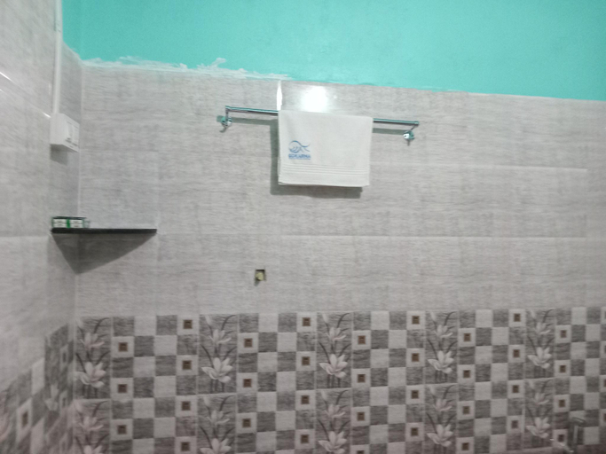 Bathroom 4, The Triple Nest, Uttara Kannada