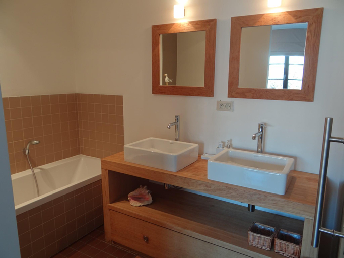 Bathroom, Bright Attic with Sea Breeze, West-Vlaanderen