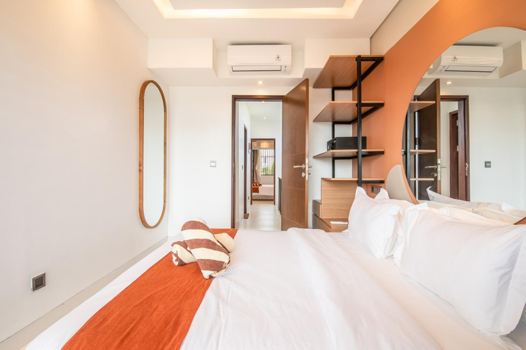 Others 2, Marvelous 6BR 2 mins to Beach, Badung