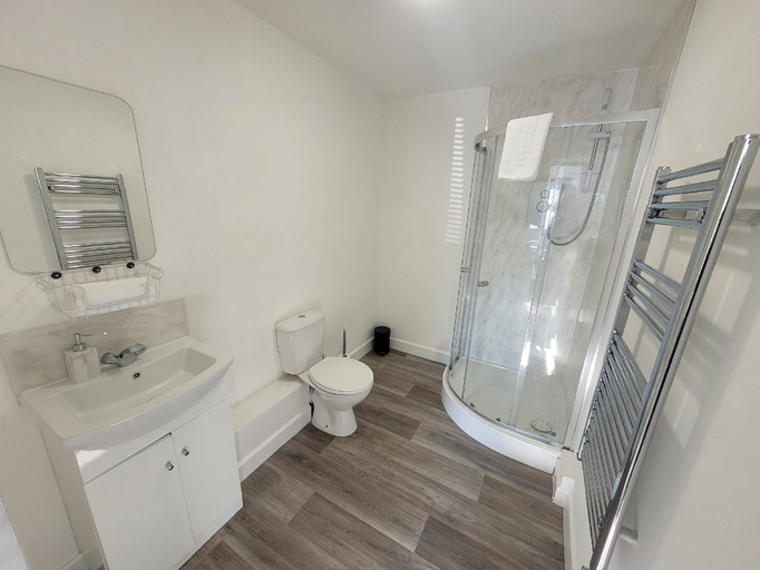 Bathroom, Stay @ The Wellington, Burton On Trent, Staffordshire