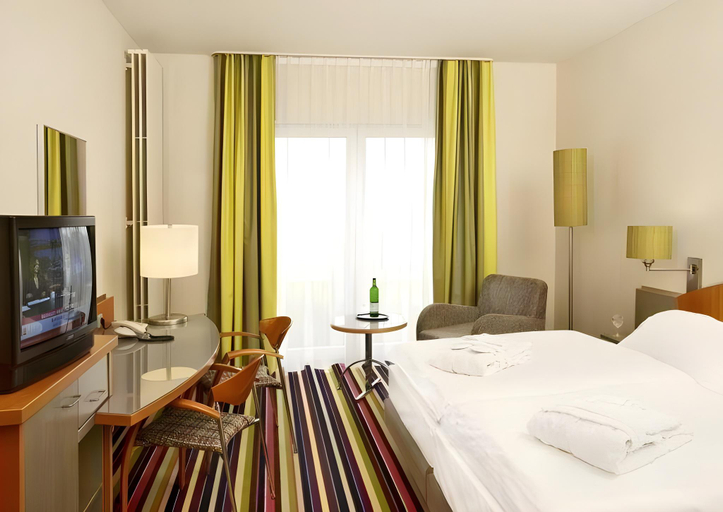 Bedroom 2, H+ Hotel Köln Hürth, Rhein-Erft-Kreis