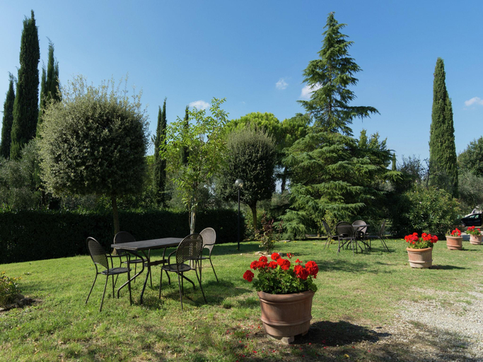Others 4, Tuscan Cottage with 2 Pools, Florence