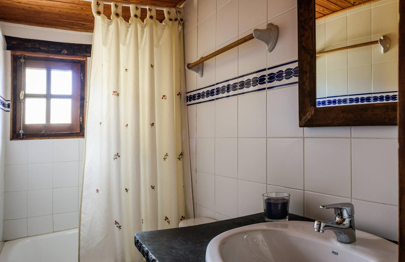 Others 3, Casa Marina, Huesca