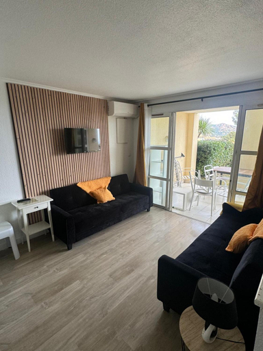 Others 2, cap esterel vue mer et CLIMATISE, Var