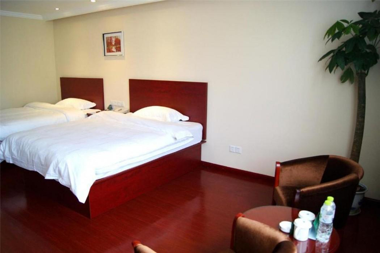 Bedroom 2, GreenTree Inn Yancheng Dongtai shiyan town Express Hotel, Yancheng