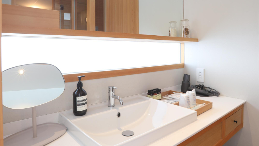 Bathroom 3, Kinoe Onsen Hotel Seifukan, Ōsakikamijima