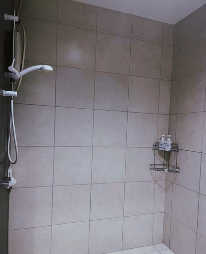 Bathroom 3, KawsKingdom-DpulzeCyberjaya,4pax, Sepang