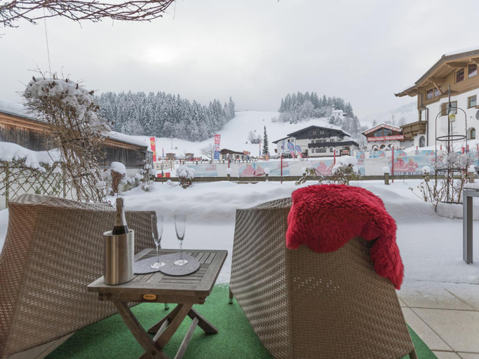 Others 4, Chalet in Ellmau near Ski Lift, Kufstein