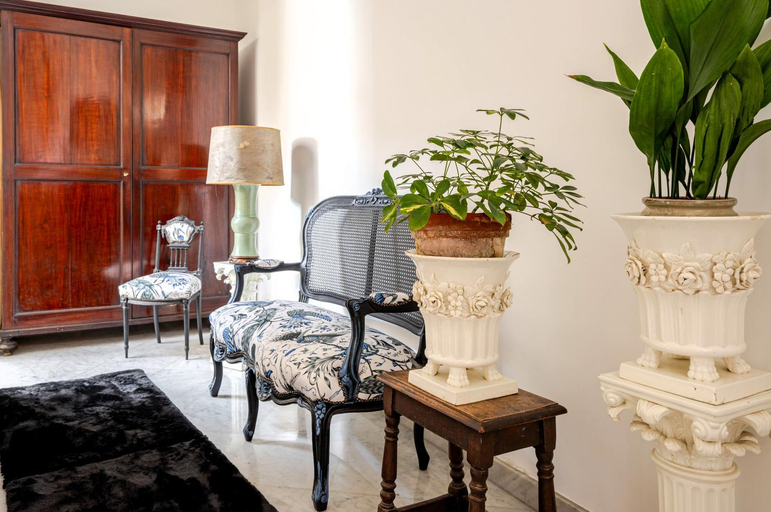 Others 3, Studio in Luxurious Maltese Townhouse