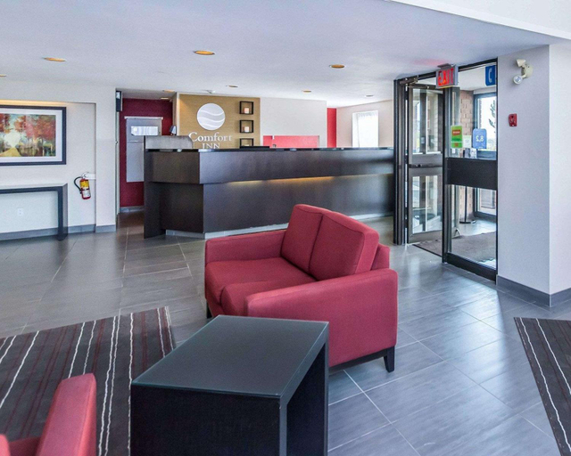 Public Area 2, Comfort Inn Sudbury East, Greater Sudbury