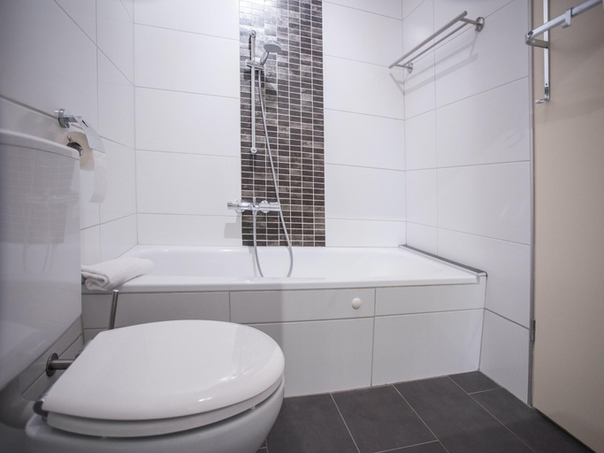 Bathroom 3, Moderne Wohnung mitten in Winterberg mit Balkon, Hochsauerlandkreis