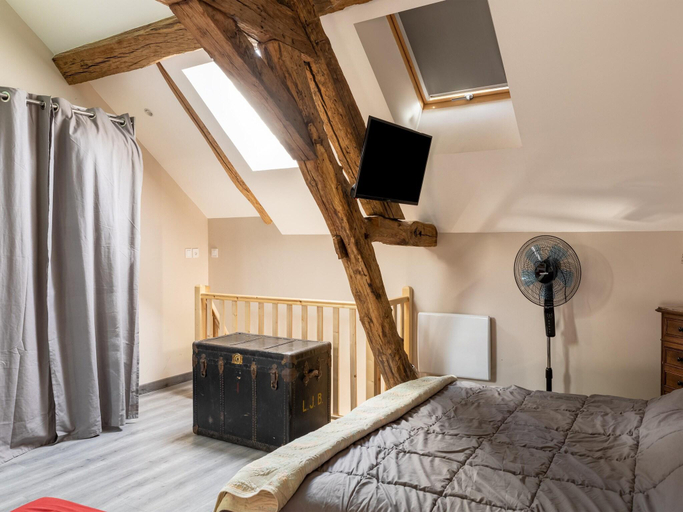 Bedroom 2, Charming Stay in Molesme, Côte-d'Or