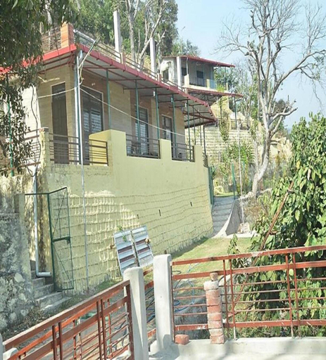 Exterior & Views