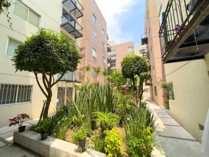 Others 5, Adam's home with high-speed Internet near Polanco, Tultitlán