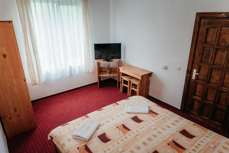 Bedroom 2, Moara de Piatra, Carta