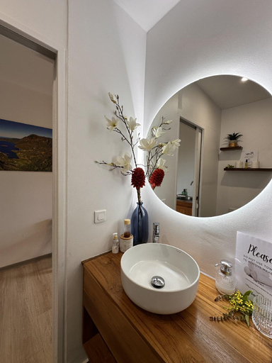 Bathroom 3, Ononui lodge