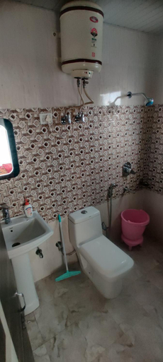 Bathroom 3, Himalayan Musaafir Guest House & Restaurant, Kangra
